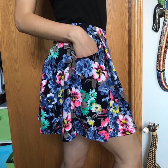 summer skirt - Picture 3 of 3